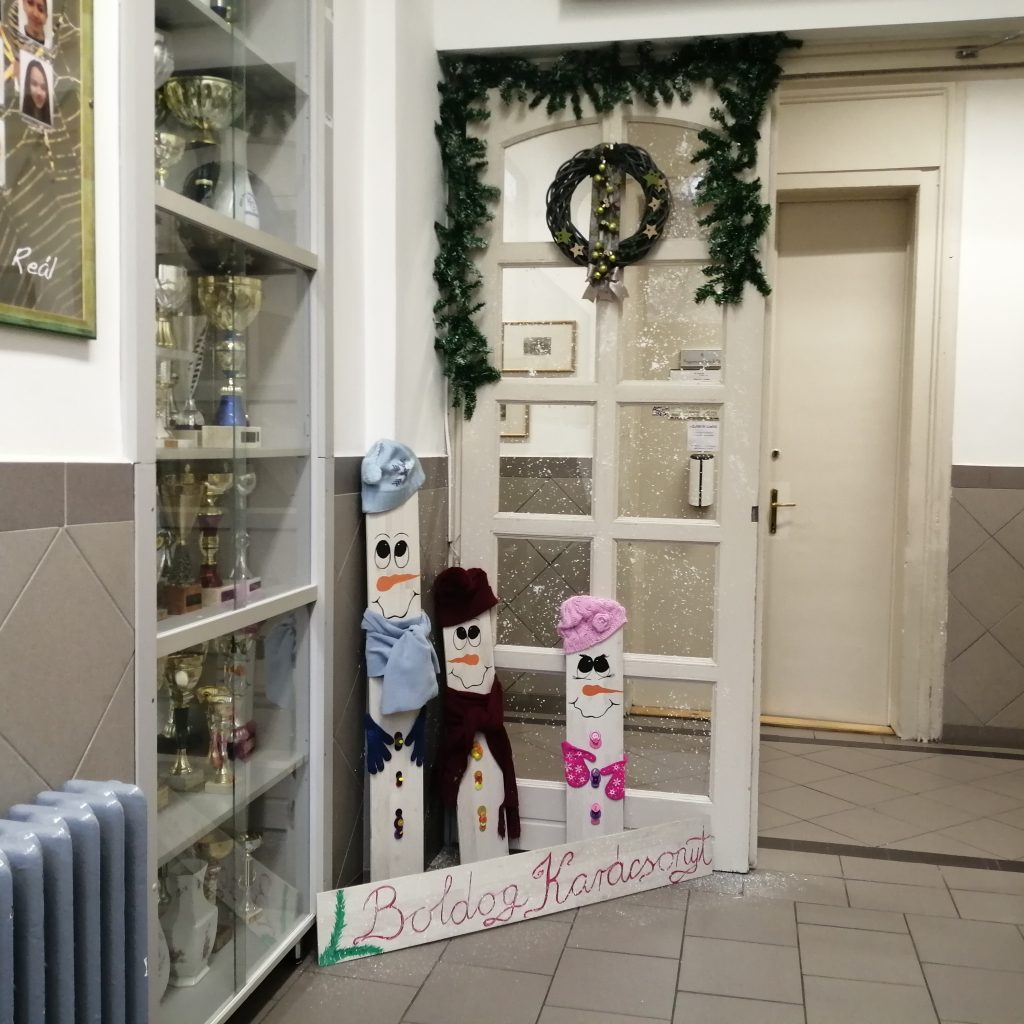 Ünnepi díszben 6.